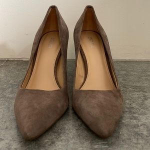 Michael Michael kors Suede Pointed Toe Heel